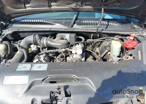 2002 Chevrolet Silverado 1500 z USA, uszkodzony, nr VIN 1GCEC14W82Z205064